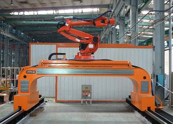 Haane – Robot Solution Schweiß-Roboter mit hoch präzisem Längsfahrwerk in Portalbauweise